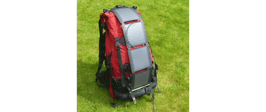 туристичка ранец со соларен панел